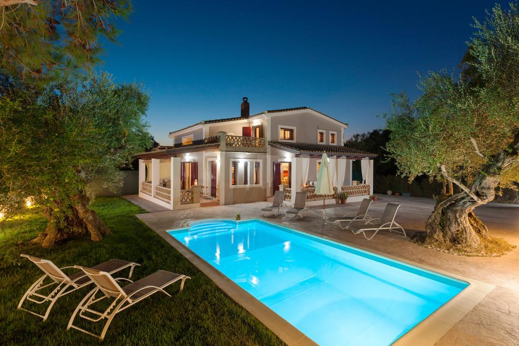 Evalexia Villa - Luxury Villa With Private Pool Near Laganas Perfect For Groups By Villa Mana Gers Kalamákion 外观 照片