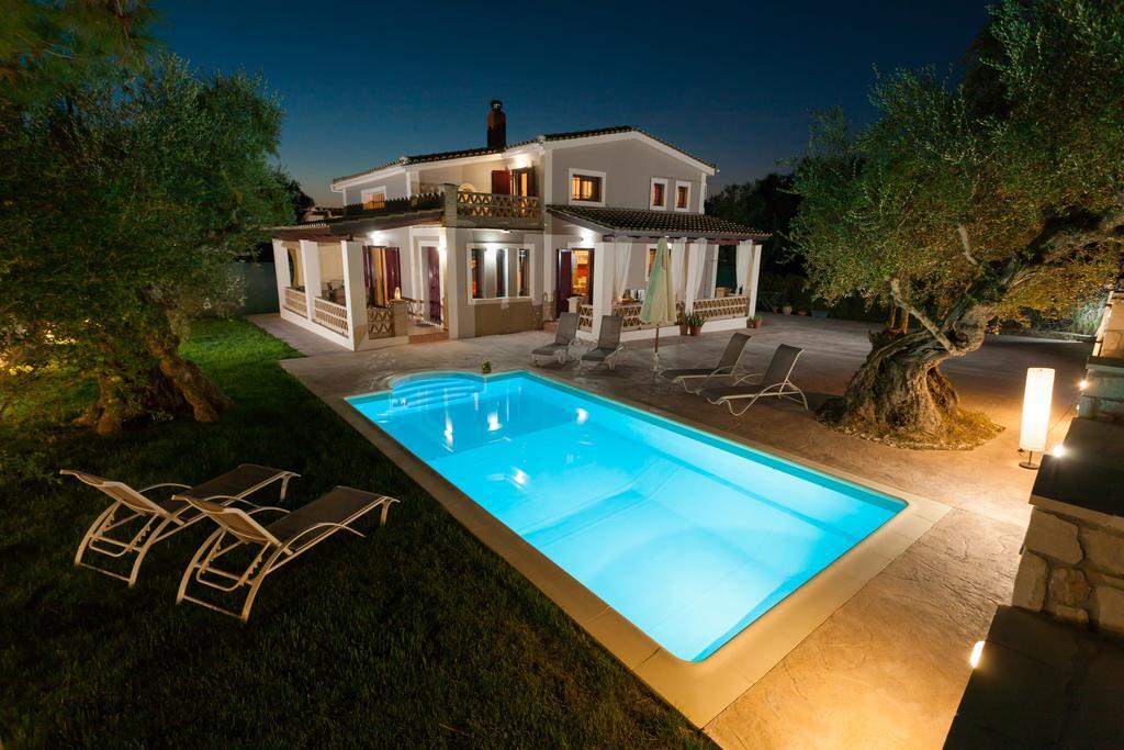 Evalexia Villa - Luxury Villa With Private Pool Near Laganas Perfect For Groups By Villa Mana Gers Kalamákion 外观 照片