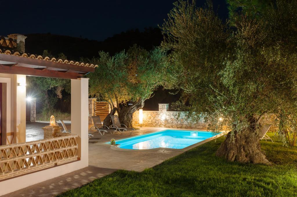 Evalexia Villa - Luxury Villa With Private Pool Near Laganas Perfect For Groups By Villa Mana Gers Kalamákion 外观 照片