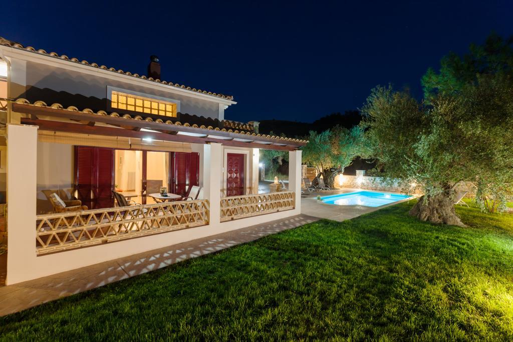 Evalexia Villa - Luxury Villa With Private Pool Near Laganas Perfect For Groups By Villa Mana Gers Kalamákion 外观 照片