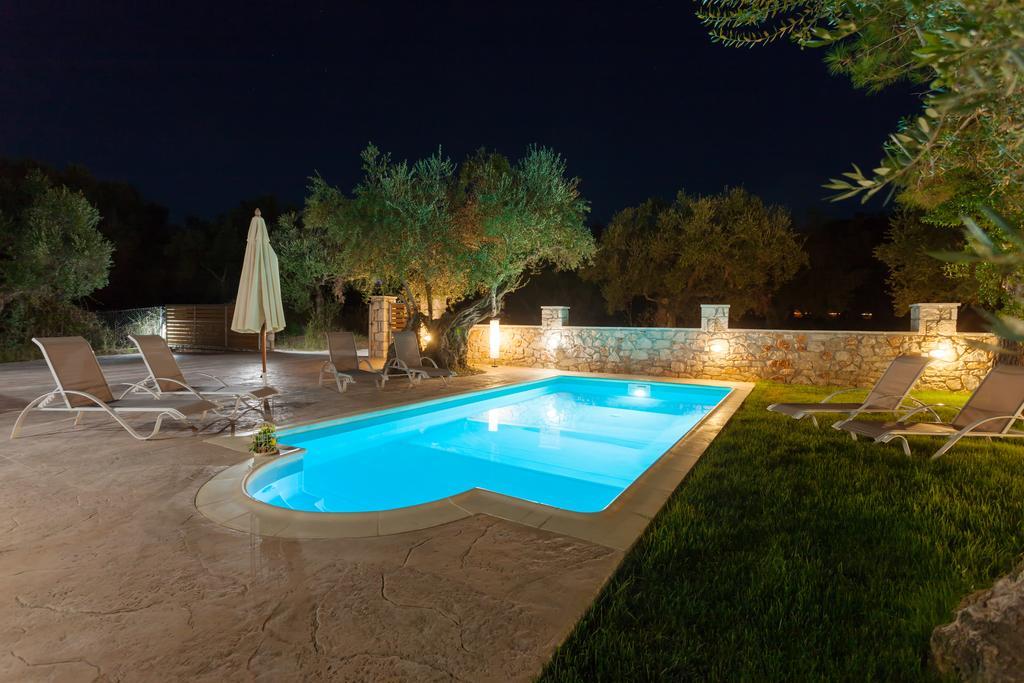 Evalexia Villa - Luxury Villa With Private Pool Near Laganas Perfect For Groups By Villa Mana Gers Kalamákion 外观 照片